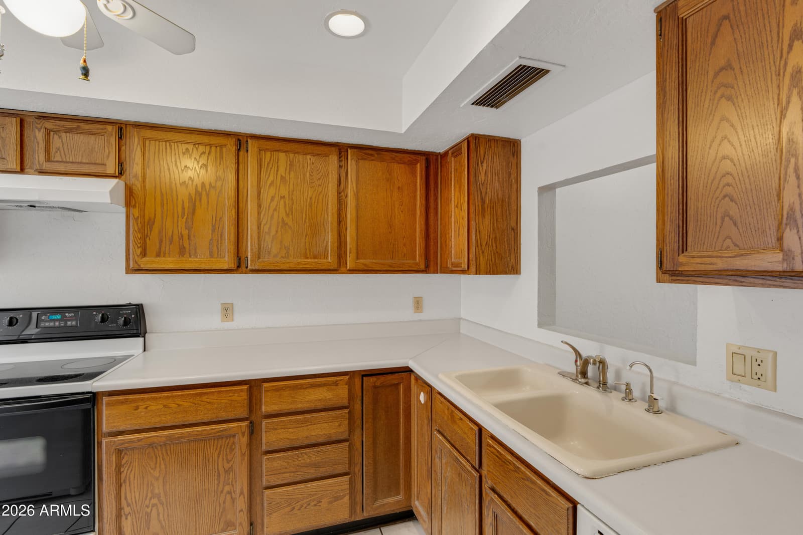 3624 N 27th Way, Phoenix, AZ 85016 — photo 6 of 27