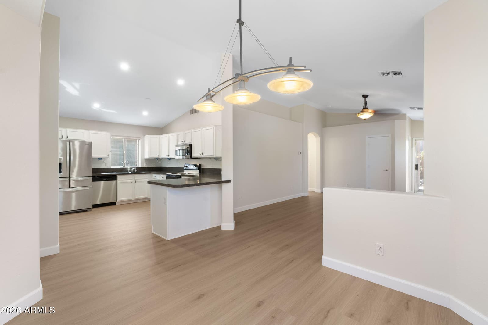 4315 E Glenhaven Drive, Phoenix, AZ 85048 — photo 9 of 28
