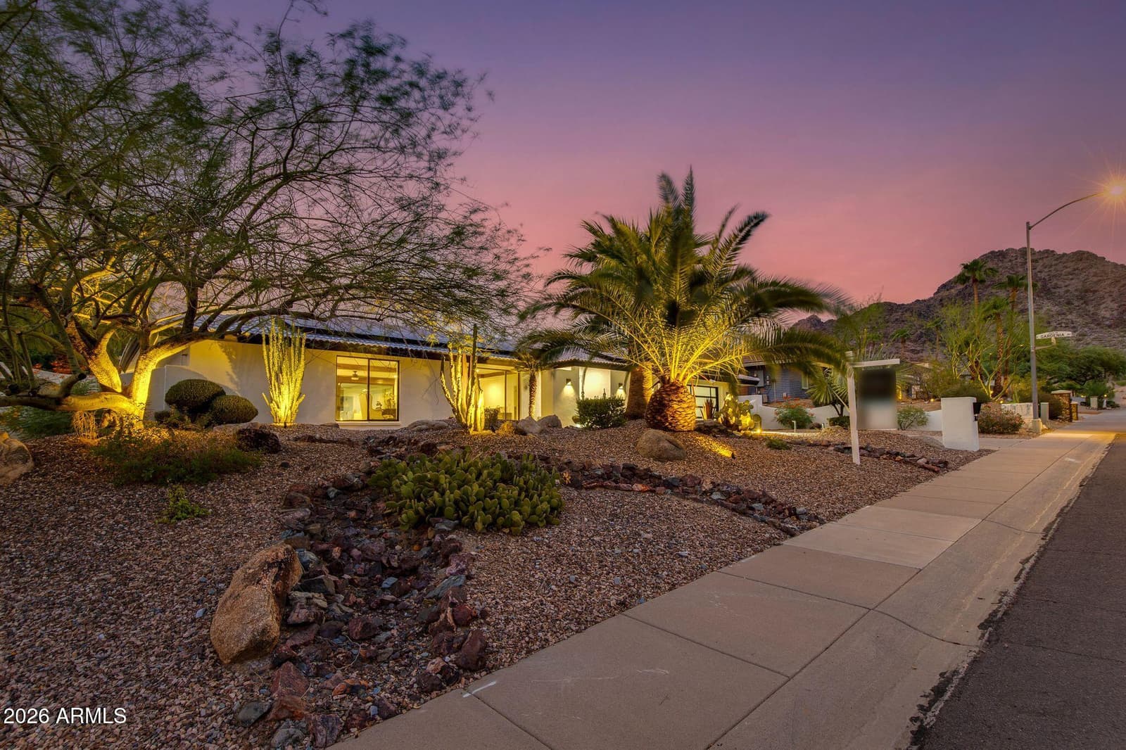 2102 E Orangewood Avenue, Phoenix, AZ 85020 — photo 4 of 37