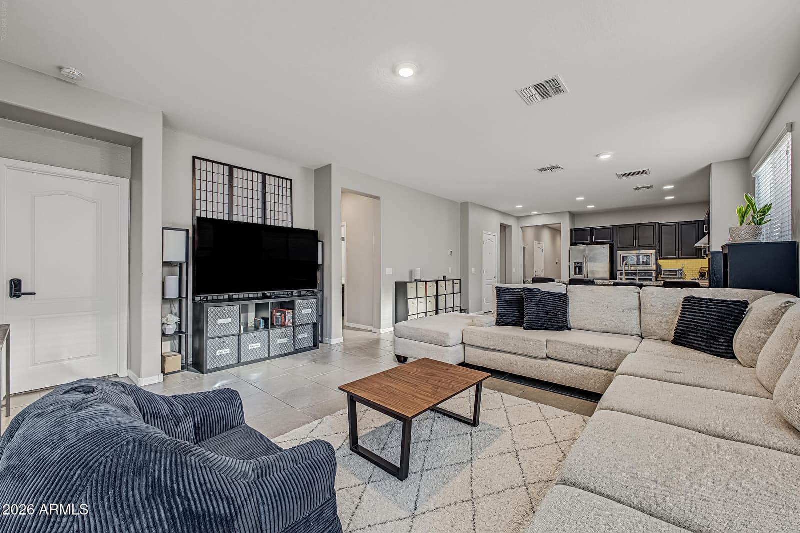 2820 E Sunland Avenue, Phoenix, AZ 85040 — photo 10 of 44