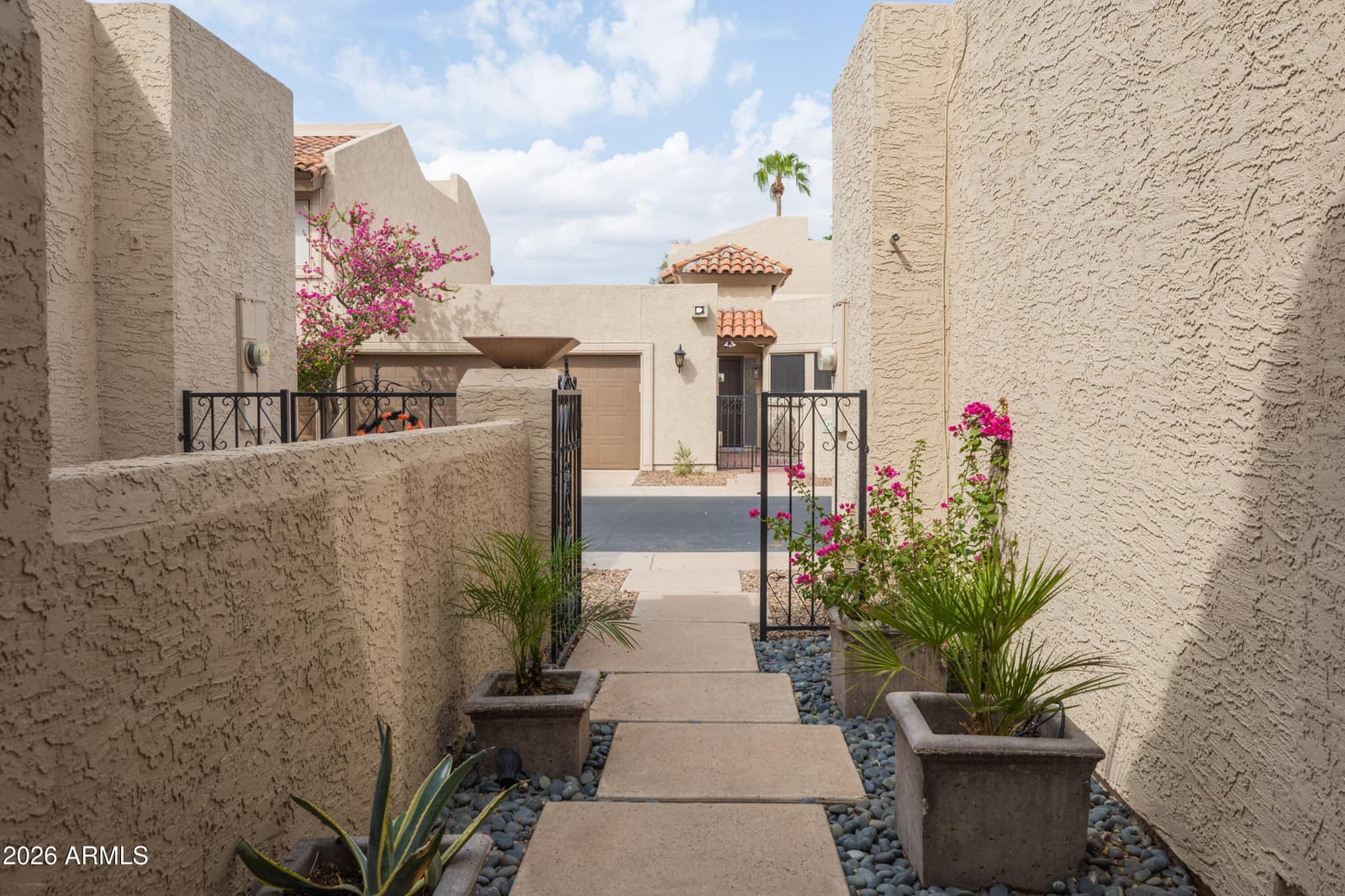 5812 N 12th Street 31, Phoenix, AZ 85014 — photo 3 of 39