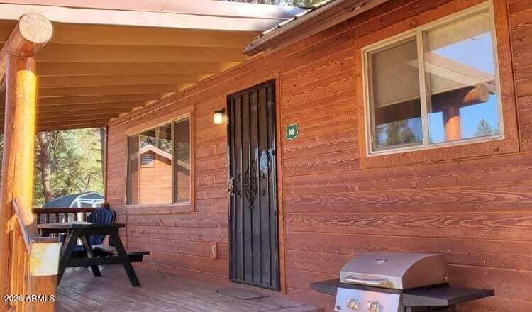 32 1009 Unit 9 (Cabin 88), Greer, AZ 85927 — photo 5 of 17