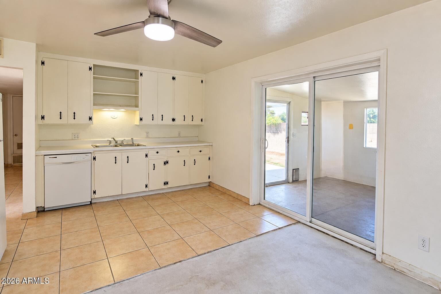 12811 N 29th Drive, Phoenix, AZ 85029 — photo 9 of 14