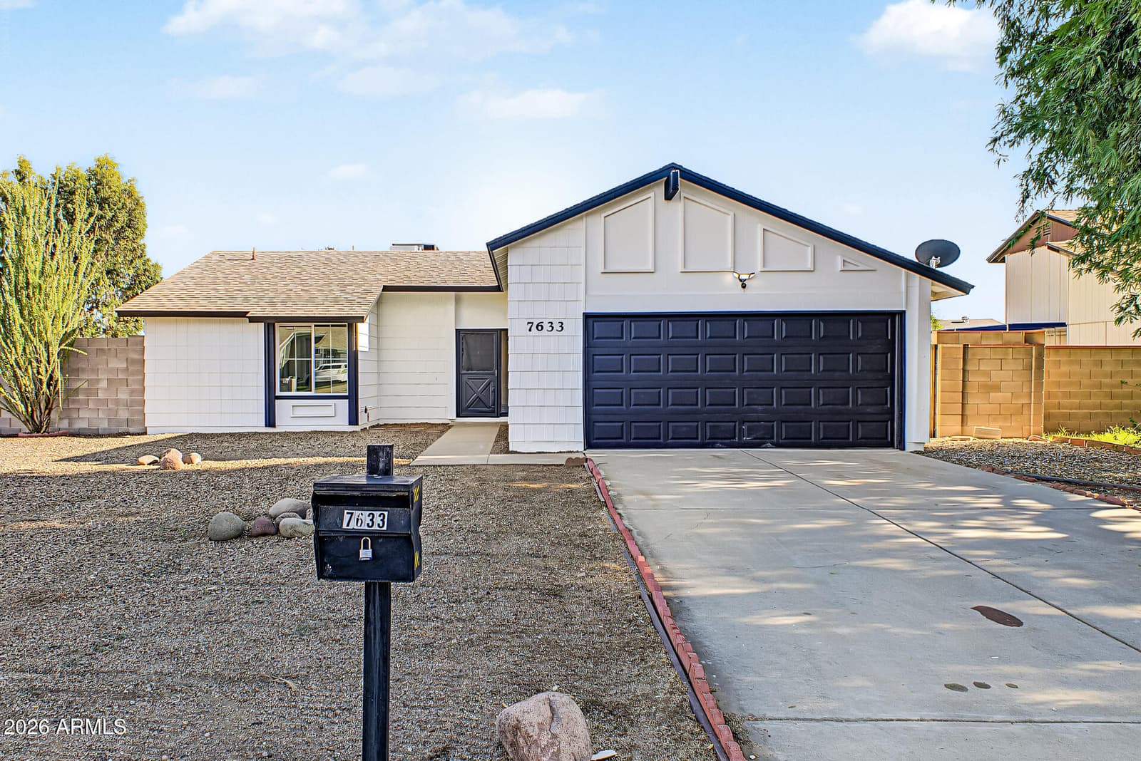 7633 W Wolf Street, Phoenix, AZ 85033 — photo 2 of 29