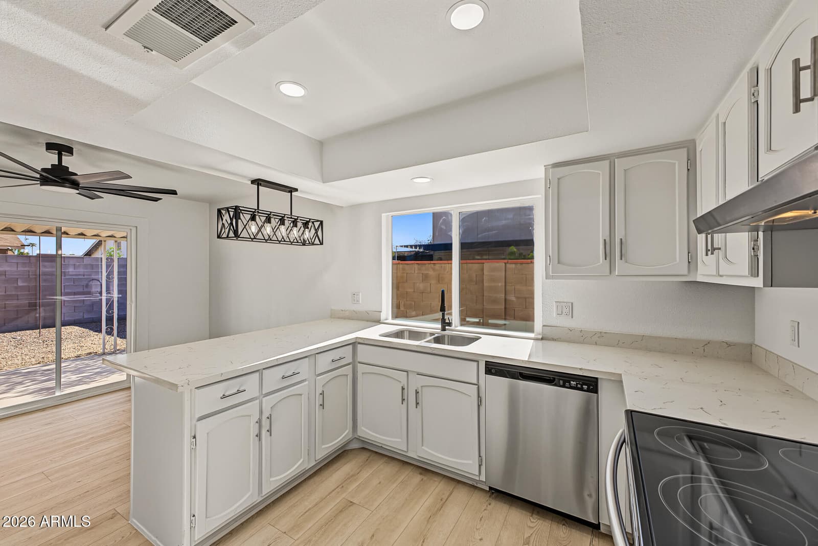 7633 W Wolf Street, Phoenix, AZ 85033 — photo 13 of 29
