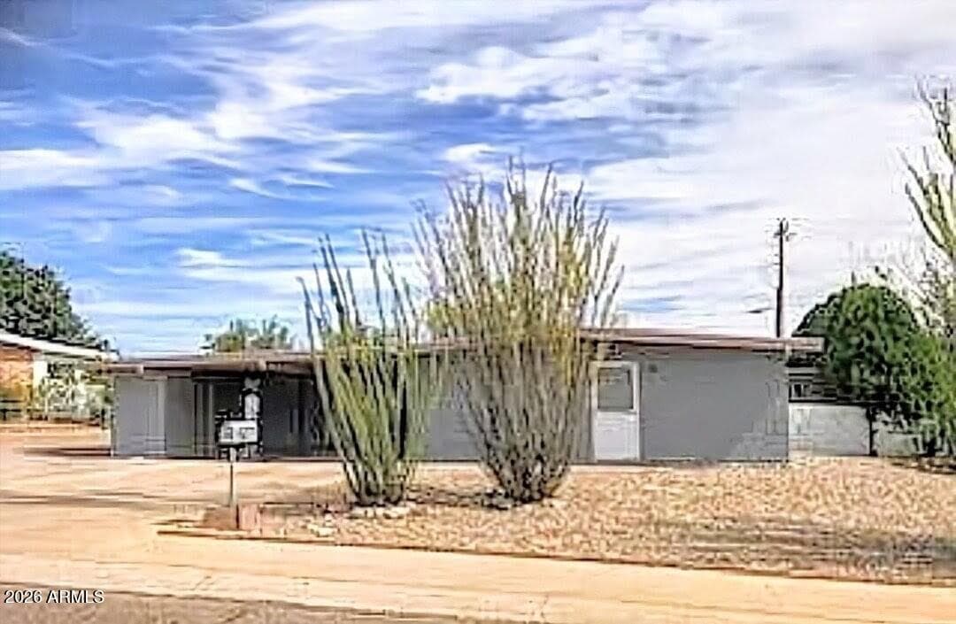 301 Pine Tree Drive, Sierra Vista, AZ 85635 — photo 1 of 31