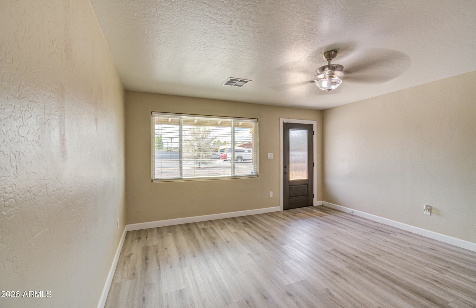 3245 N 43rd Avenue N, Phoenix, AZ 85031 — photo 7 of 44
