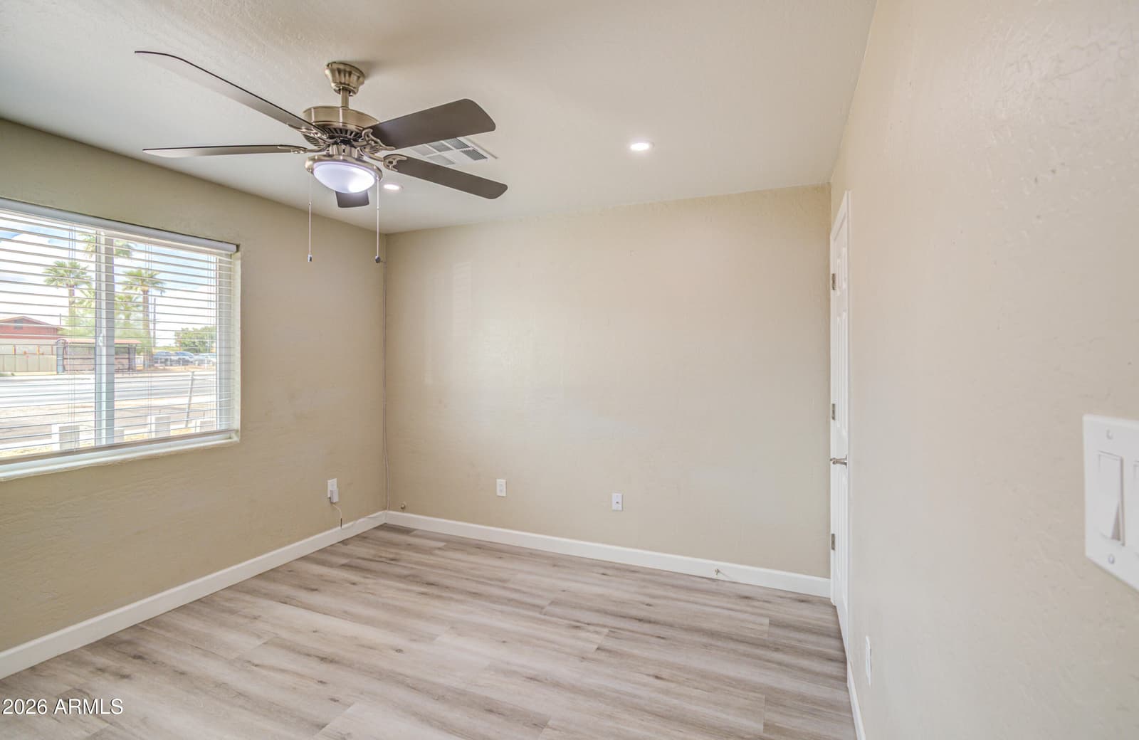 3245 N 43rd Avenue N, Phoenix, AZ 85031 — photo 19 of 44