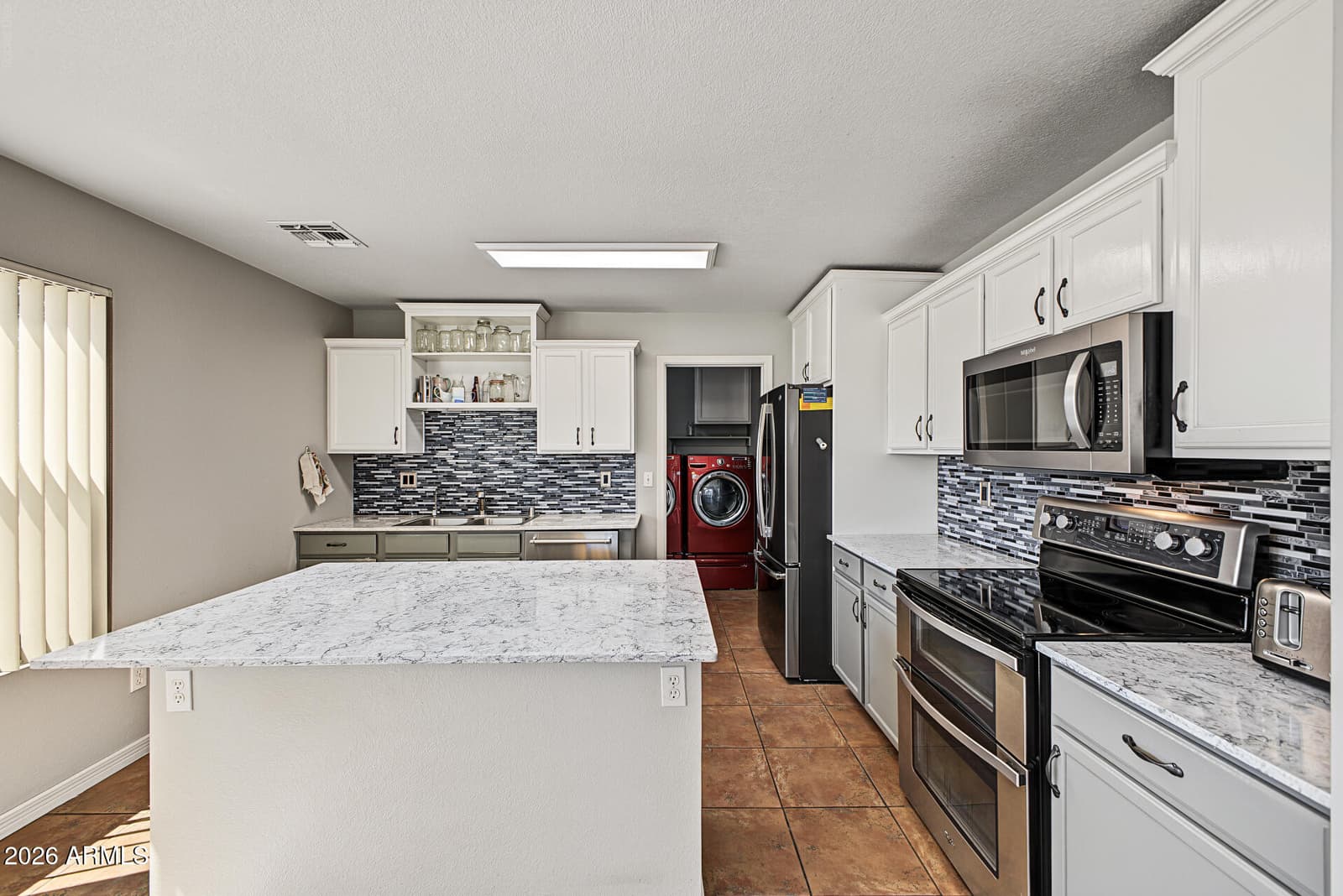 10609 W Daley Lane, Peoria, AZ 85383 — photo 10 of 30