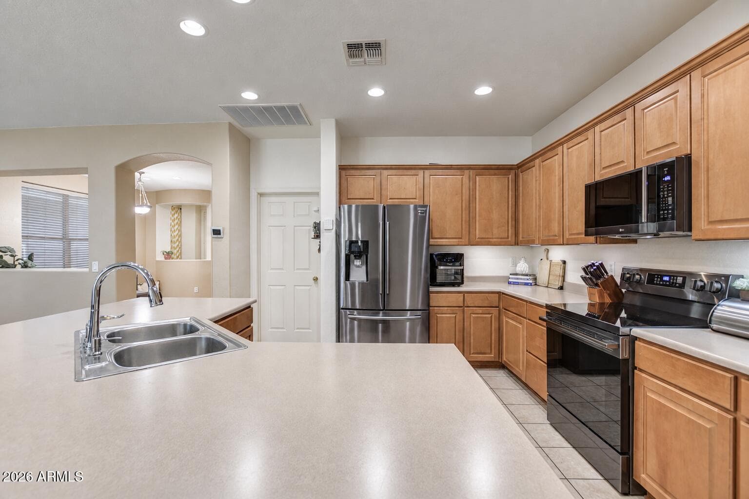 3117 W Via De Pedro Miguel, Phoenix, AZ 85086 — photo 15 of 49