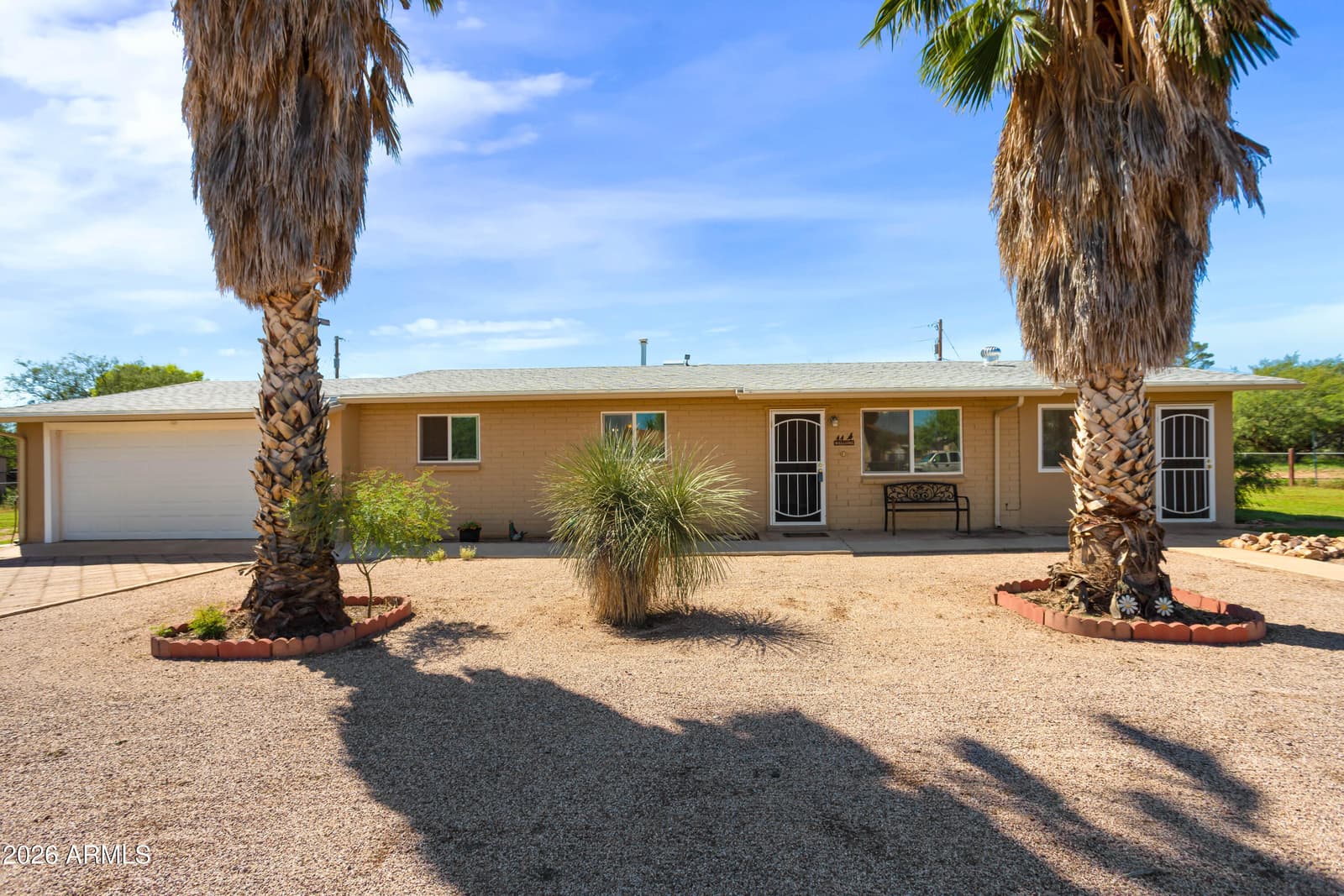 150 E Oak Street, Huachuca City, AZ 85616 — photo 1 of 35