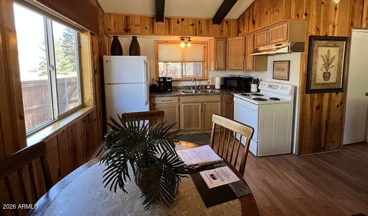 32 1009 Unit 8 (Cabin 89), Greer, AZ 85927 — photo 15 of 25