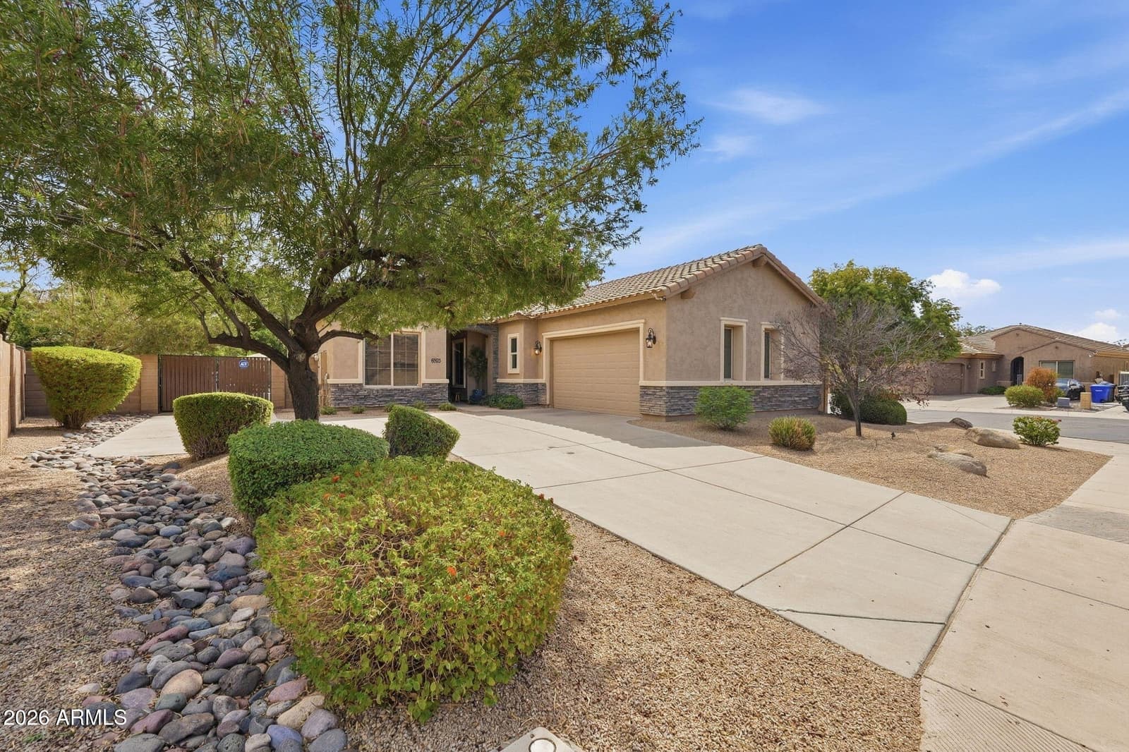 6923 S Black Hills Way, Chandler, AZ 85249 — photo 1 of 41