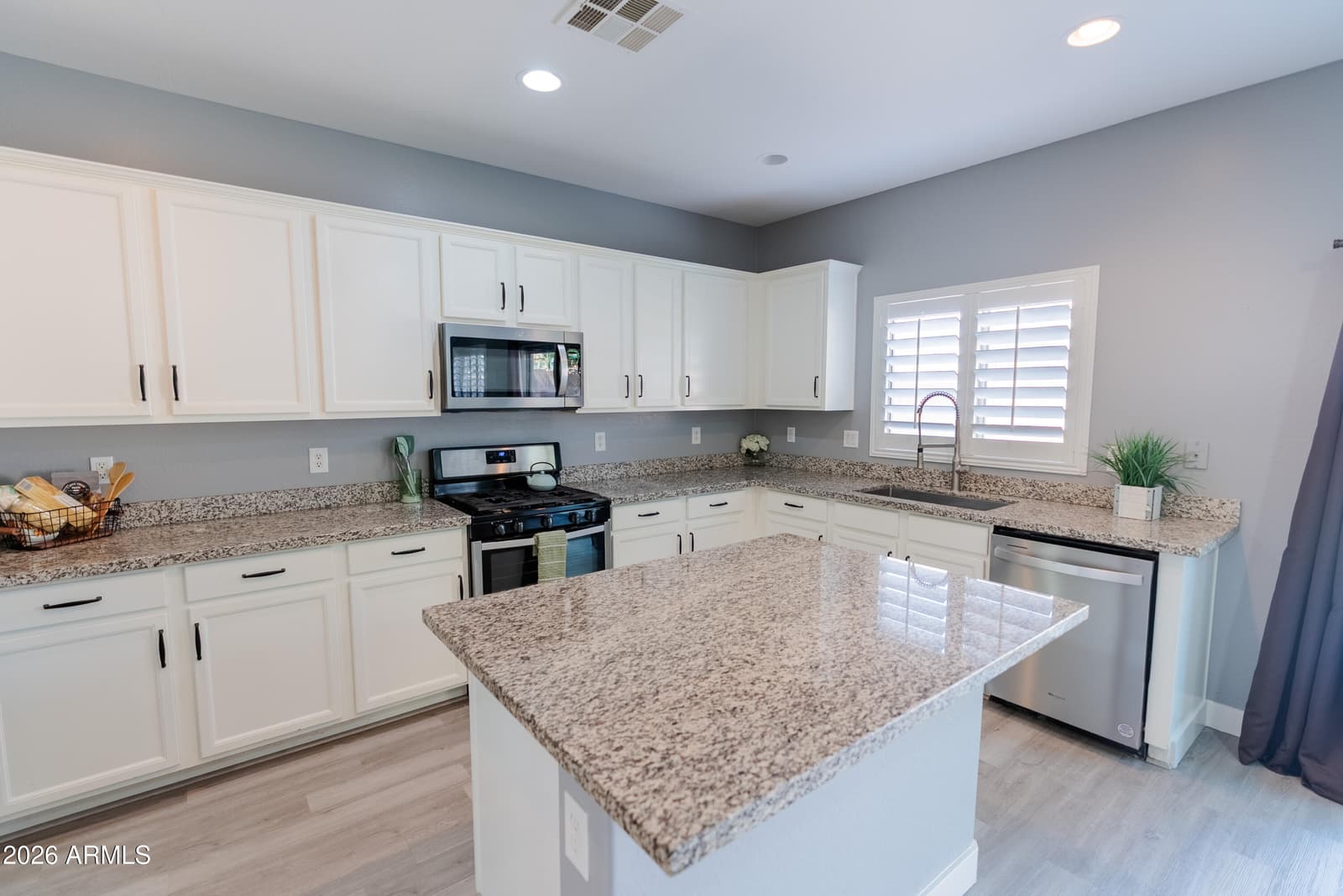 12038 W Leather Lane, Peoria, AZ 85383 — photo 8 of 29