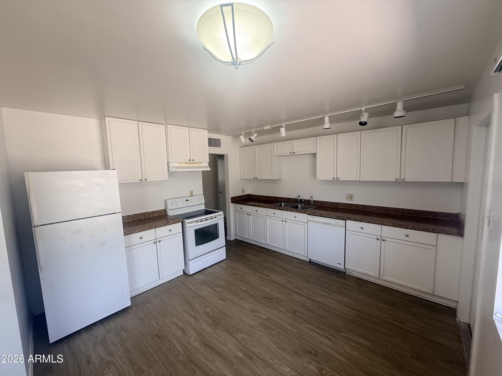 1402 E Orange Street, Tempe, AZ 85281 — photo 9 of 25