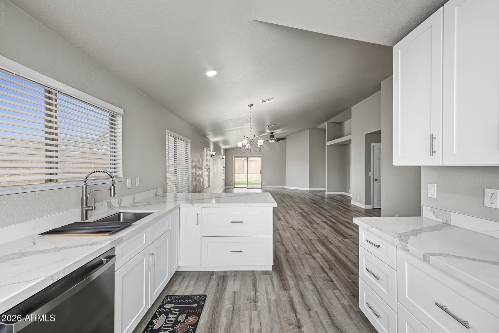 21831 N 33rd Drive, Phoenix, AZ 85027 — photo 9 of 45