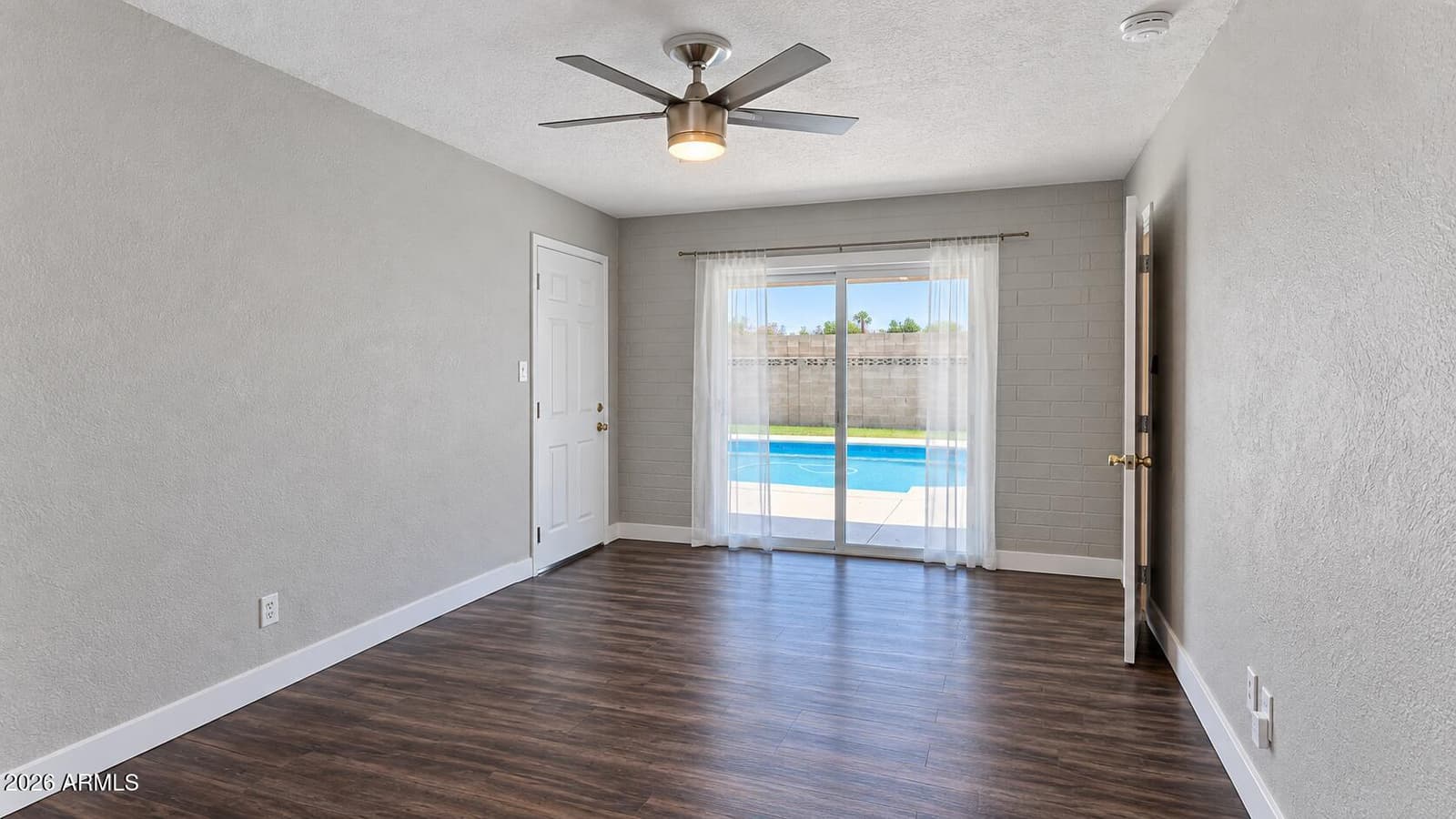 3817 N 59th Drive, Phoenix, AZ 85033 — photo 10 of 17