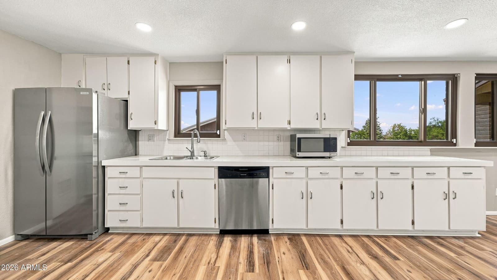 716 North Avenue, Sierra Vista, AZ 85635 — photo 2 of 47