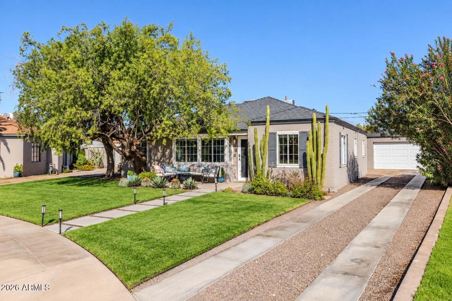 546 W Lewis Avenue, Phoenix, AZ 85003 — photo 2 of 56