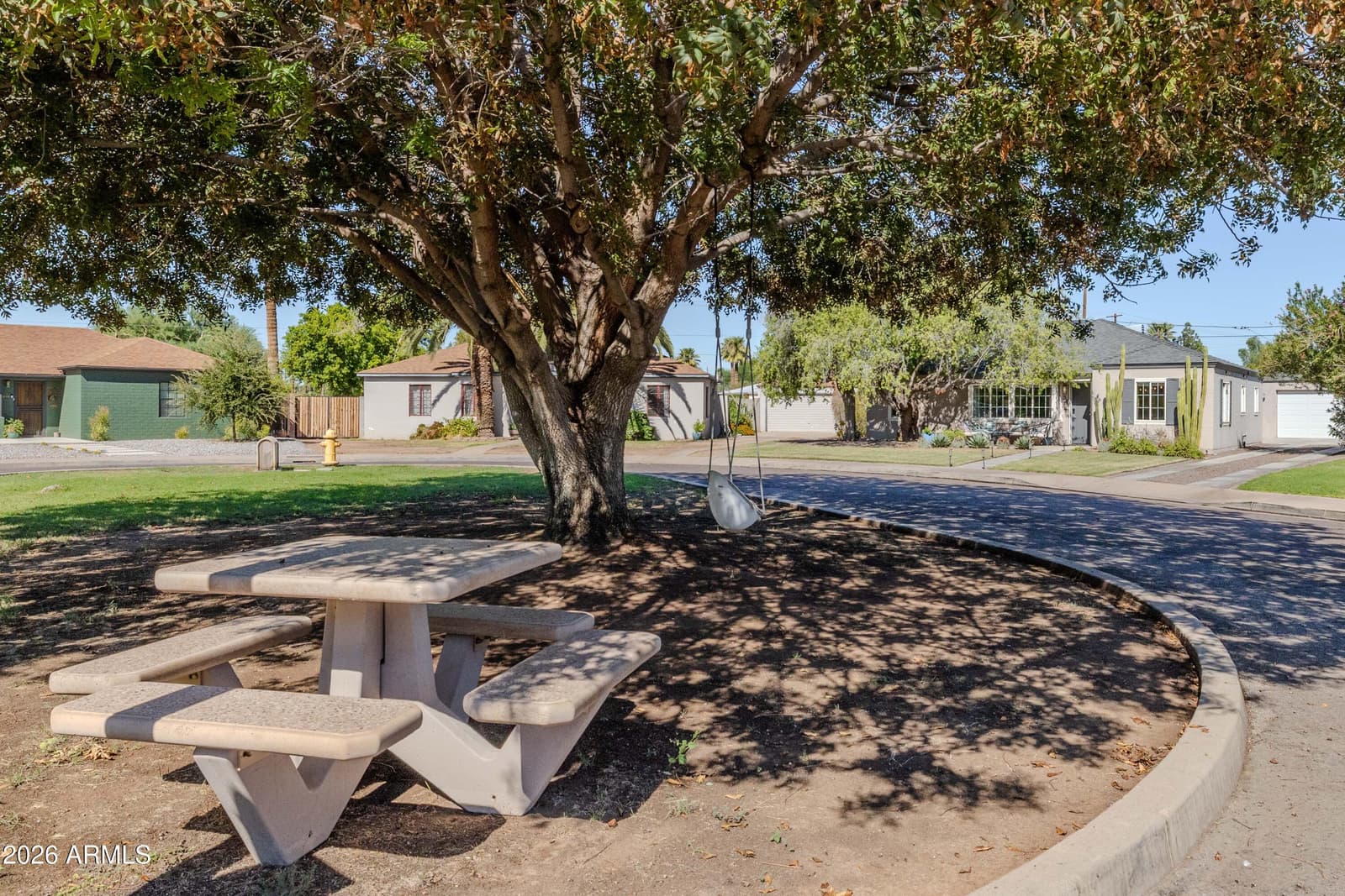 546 W Lewis Avenue, Phoenix, AZ 85003 — photo 3 of 56