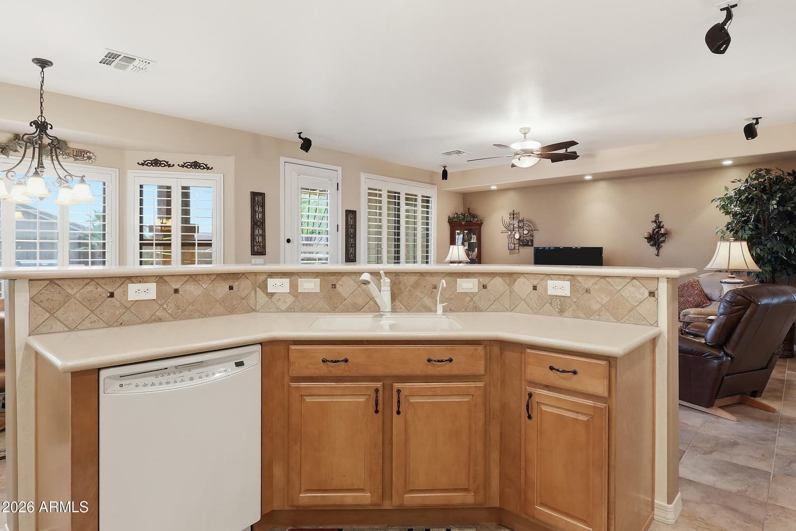 1177 W Rolls Road, San Tan Valley, AZ 85143 — photo 14 of 55