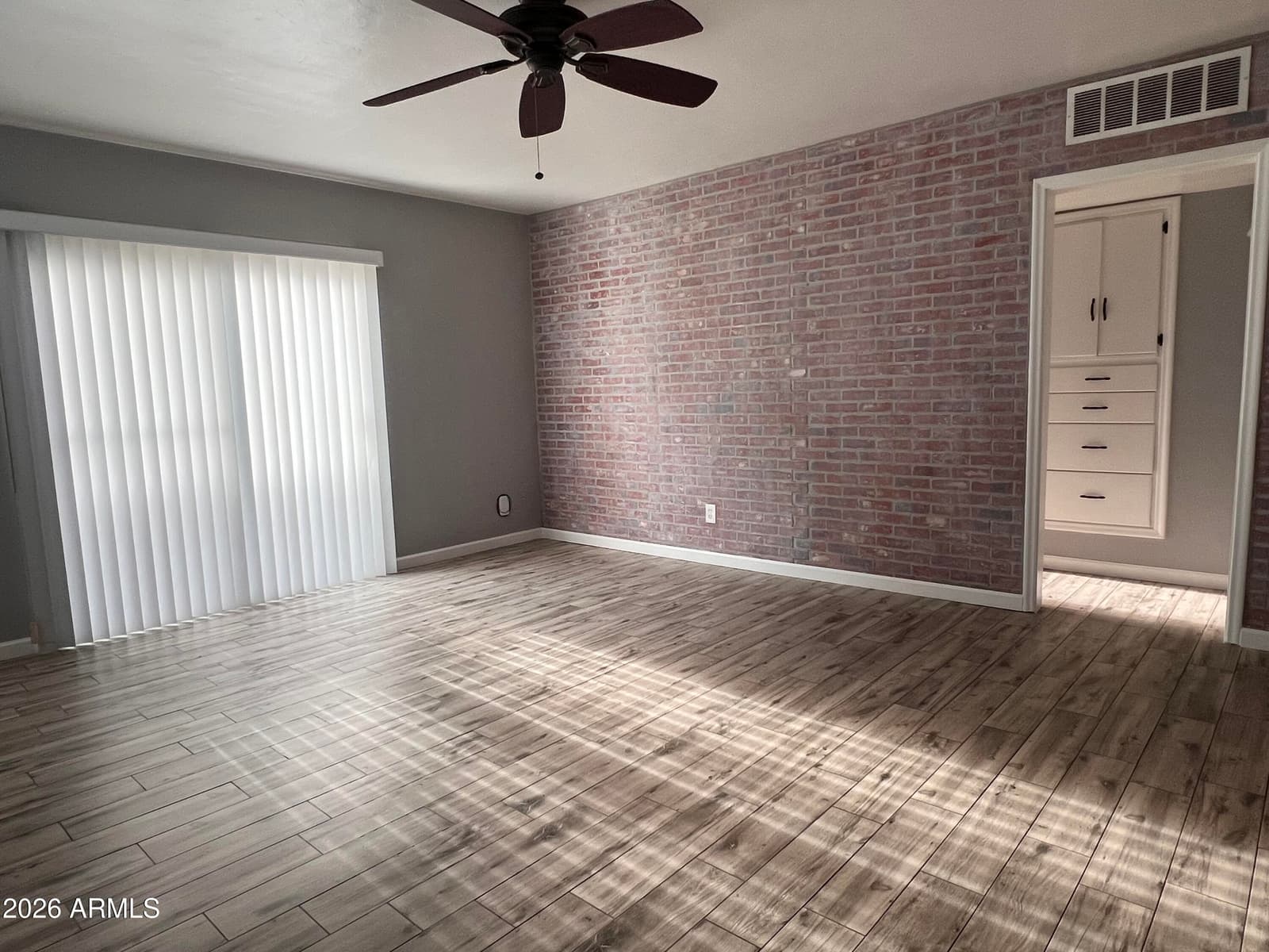 610 E 1st Place, Mesa, AZ 85203 — photo 4 of 18