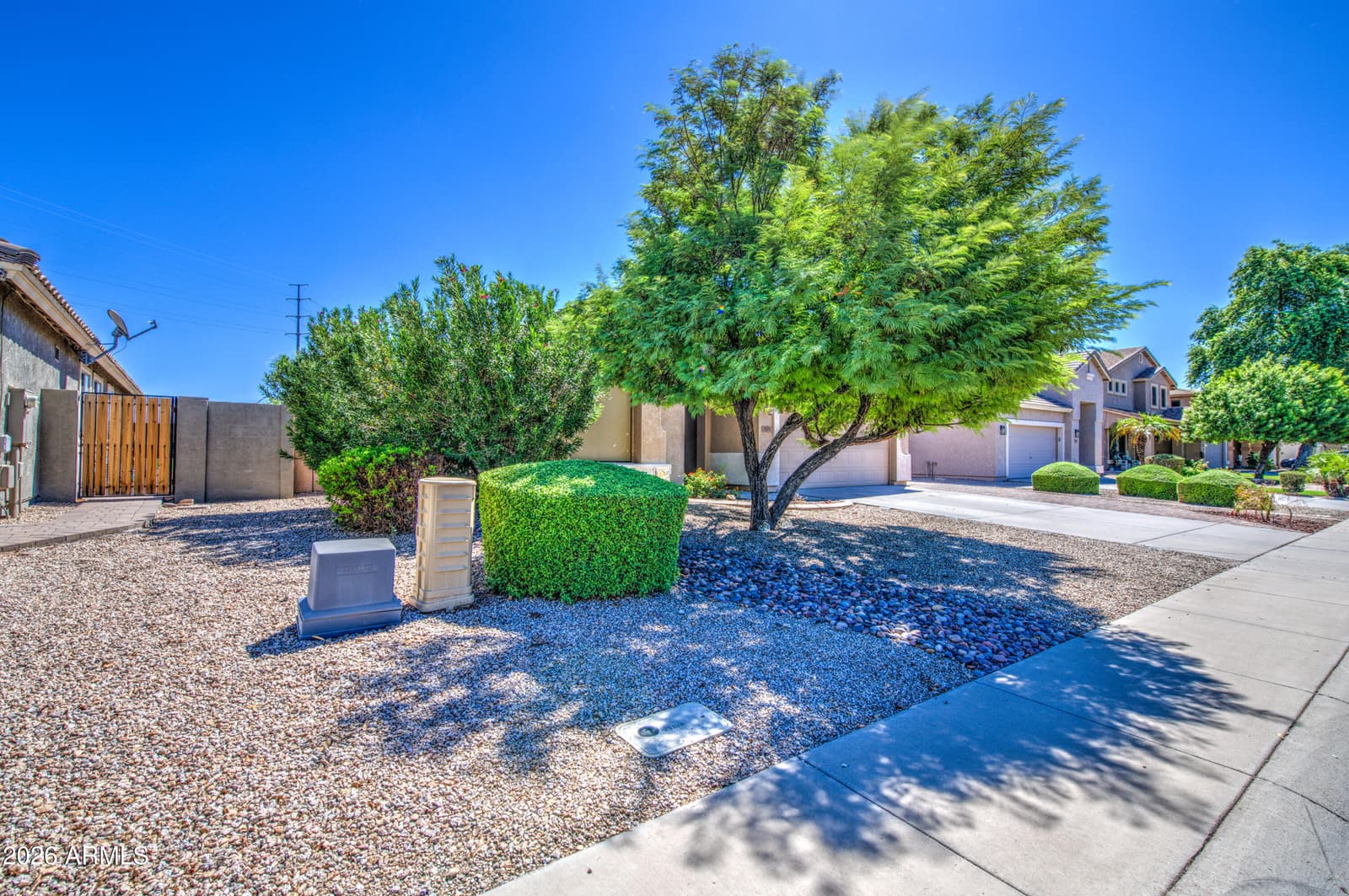 2579 S Ponderosa Drive, Gilbert, AZ 85295 — photo 1 of 48