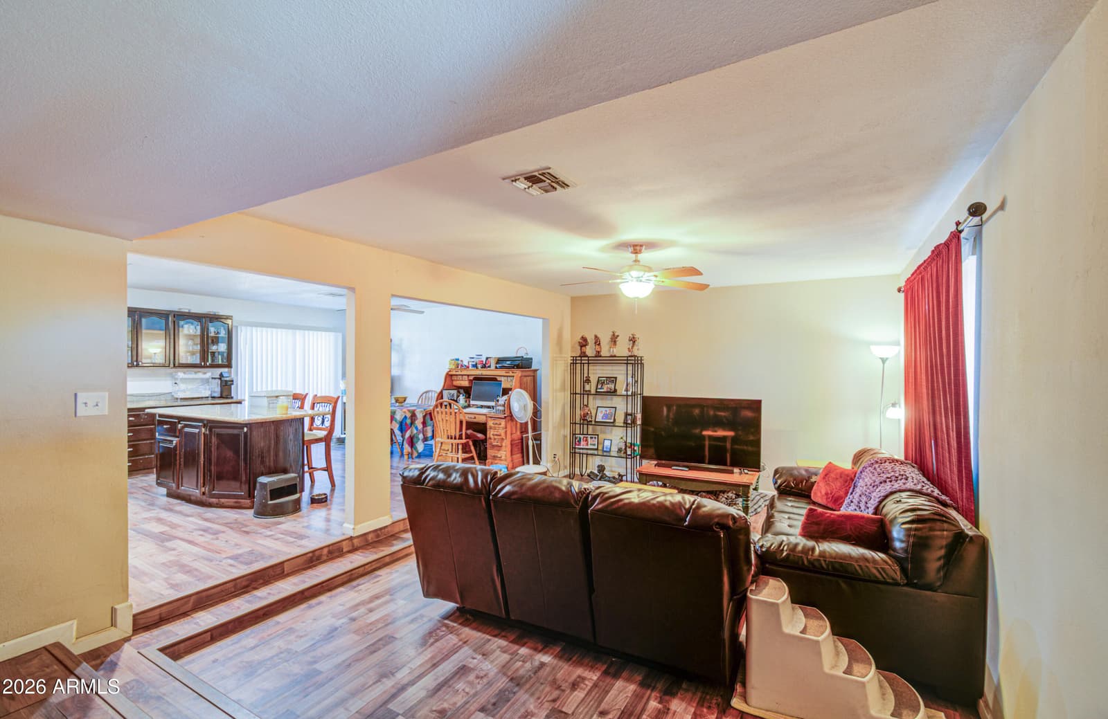 4738 N 40th Drive, Phoenix, AZ 85019 — photo 7 of 44