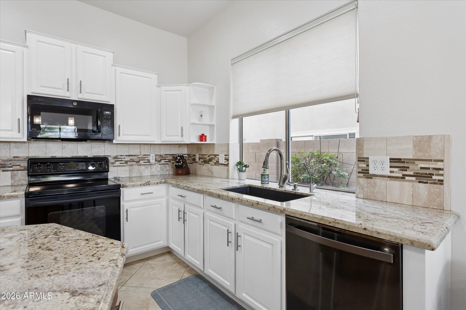 10550 E Sheena Drive, Scottsdale, AZ 85255 — photo 10 of 77