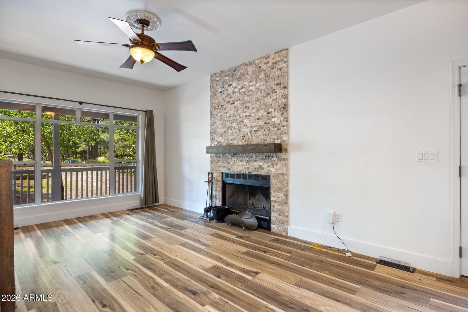 2232 Forest Park Drive, Overgaard, AZ 85933 — photo 5 of 39