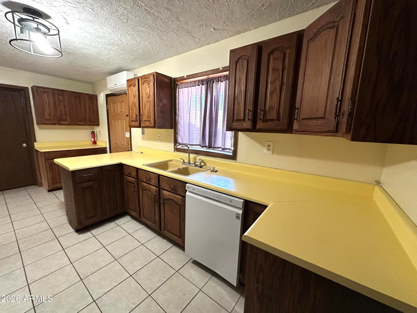 324 W Greenwich Road, Kearny, AZ 85137 — photo 5 of 28