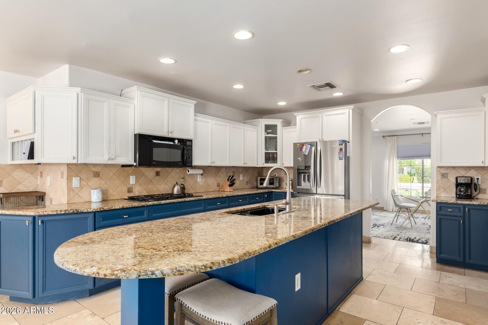 5555 E Monterosa Street, Phoenix, AZ 85018 — photo 7 of 28