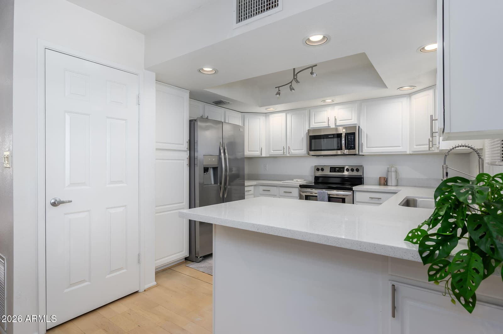 12222 N Paradise Village Parkway S 423, Phoenix, AZ 85032 — photo 10 of 35