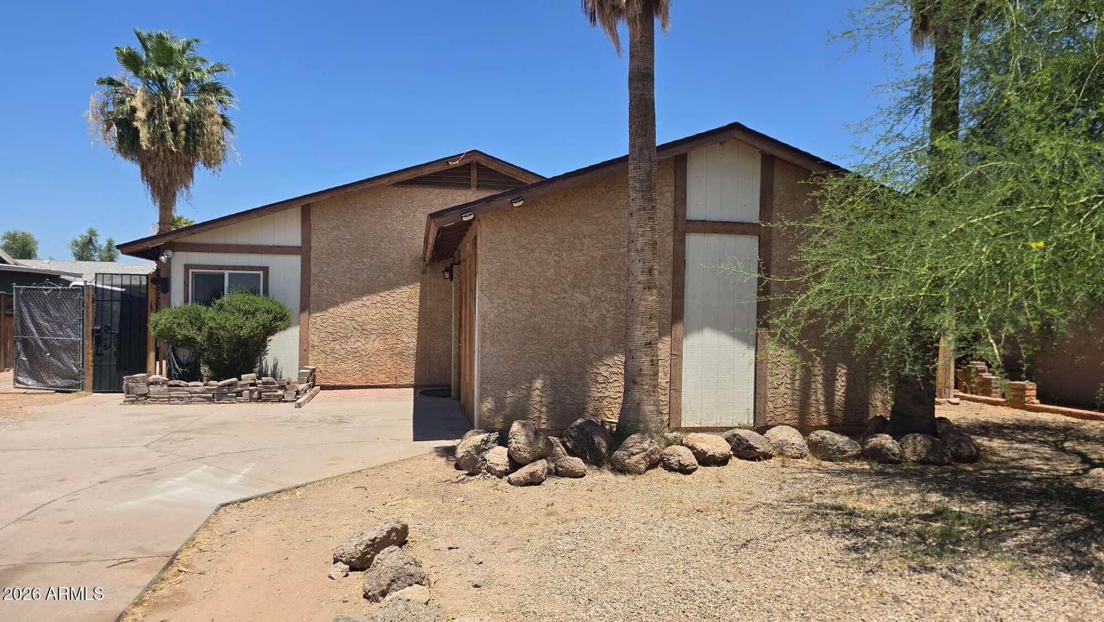 604 W Emelita Avenue, Mesa, AZ 85210 — photo 1 of 43
