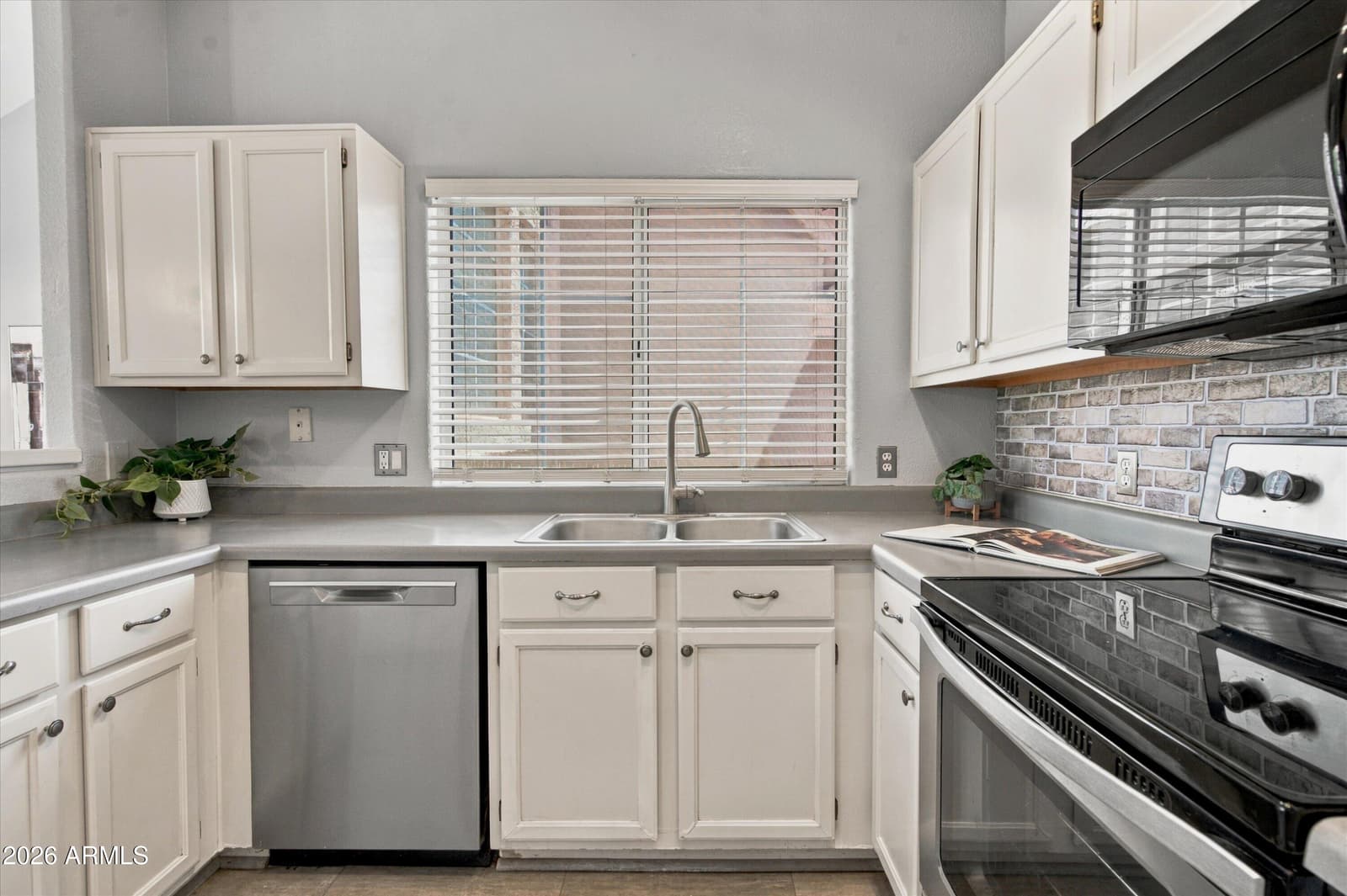 1633 E Lakeside Drive 165, Gilbert, AZ 85234 — photo 13 of 35