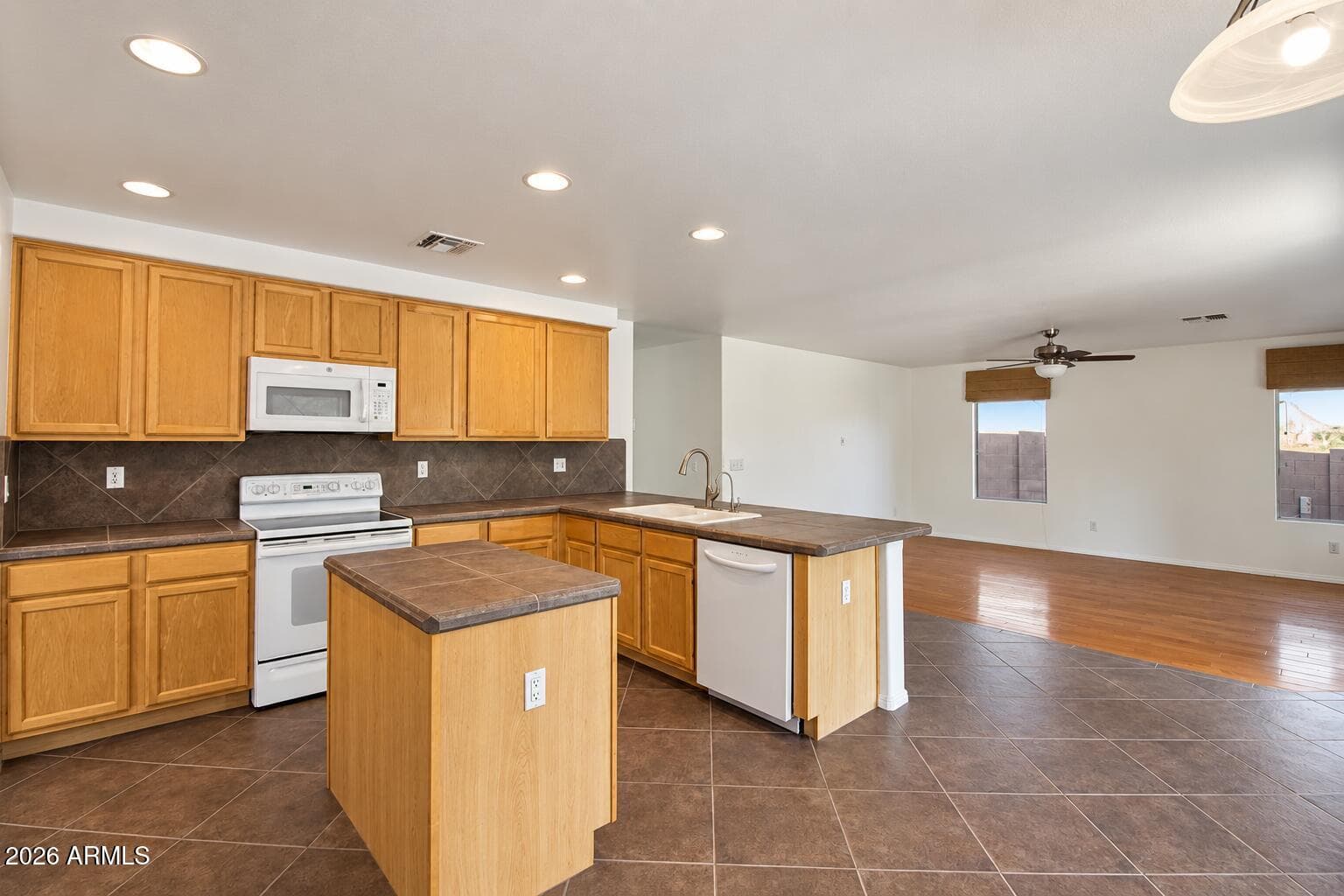 33251 N Symer Drive, Cave Creek, AZ 85331 — photo 4 of 29