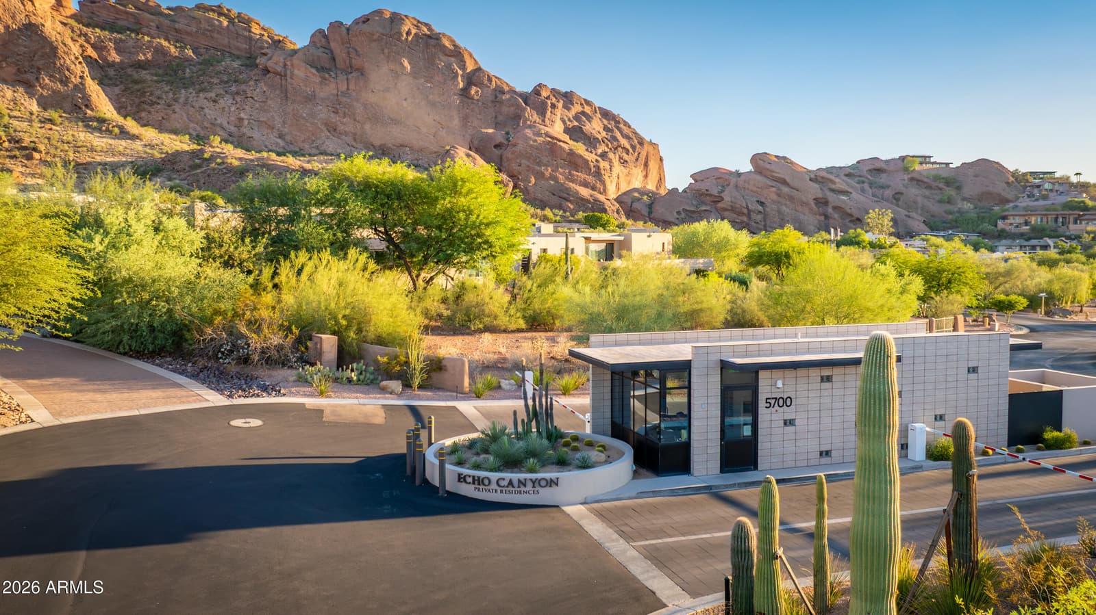 5724 N Echo Canyon Drive, Phoenix, AZ 85018 — photo 18 of 127