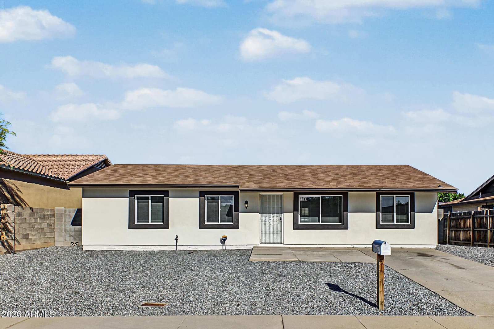 1011 N 61st Drive, Phoenix, AZ 85043 — photo 1 of 27