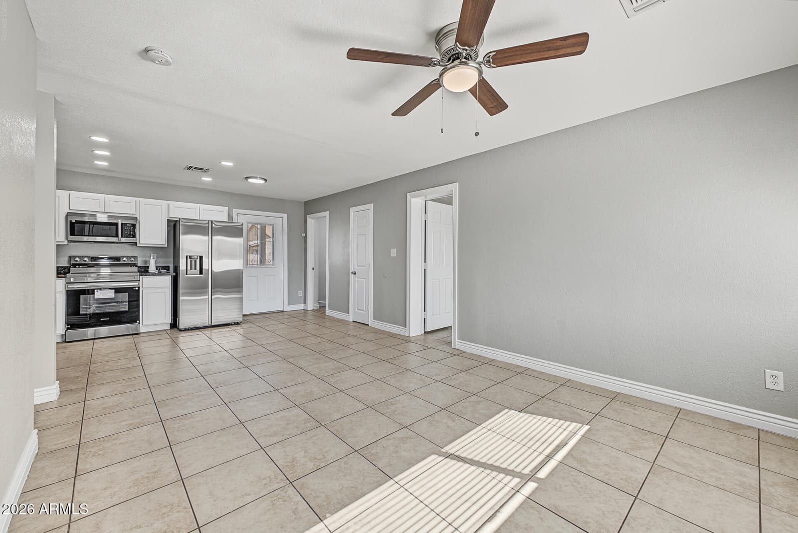 1011 N 61st Drive, Phoenix, AZ 85043 — photo 8 of 27