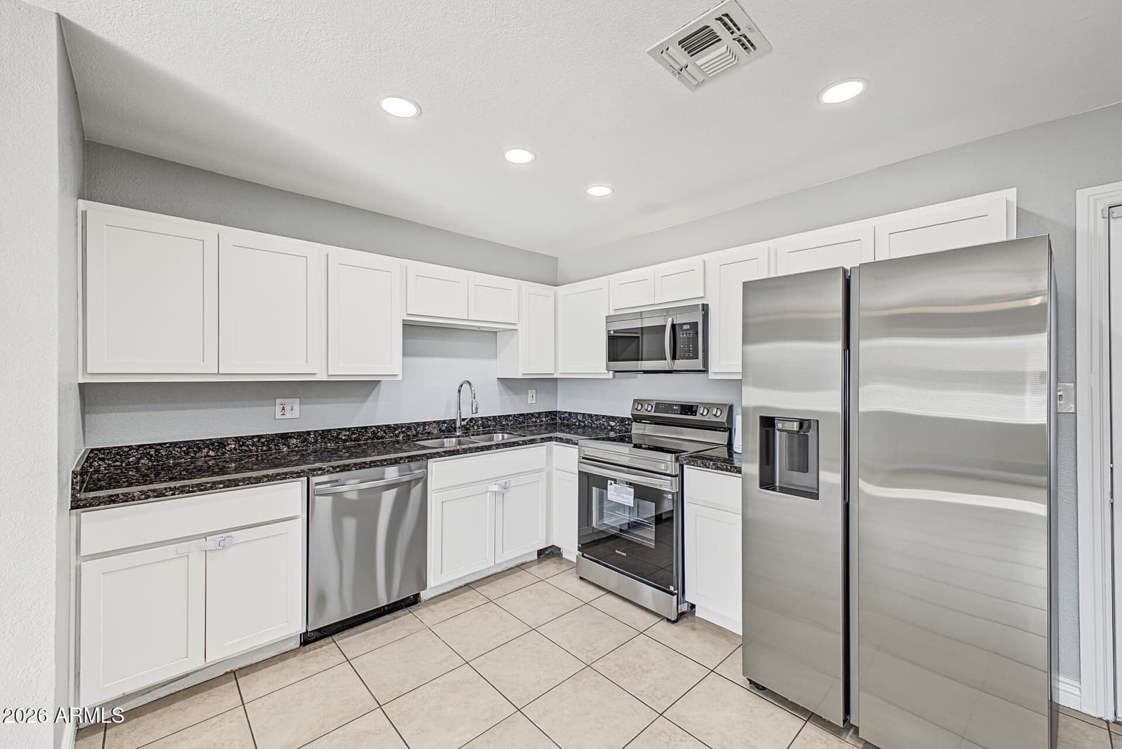 1011 N 61st Drive, Phoenix, AZ 85043 — photo 9 of 27