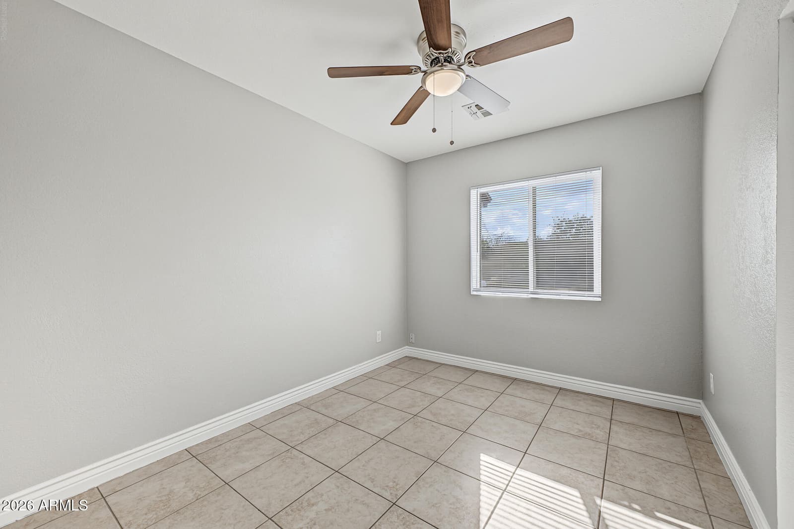 1011 N 61st Drive, Phoenix, AZ 85043 — photo 15 of 27