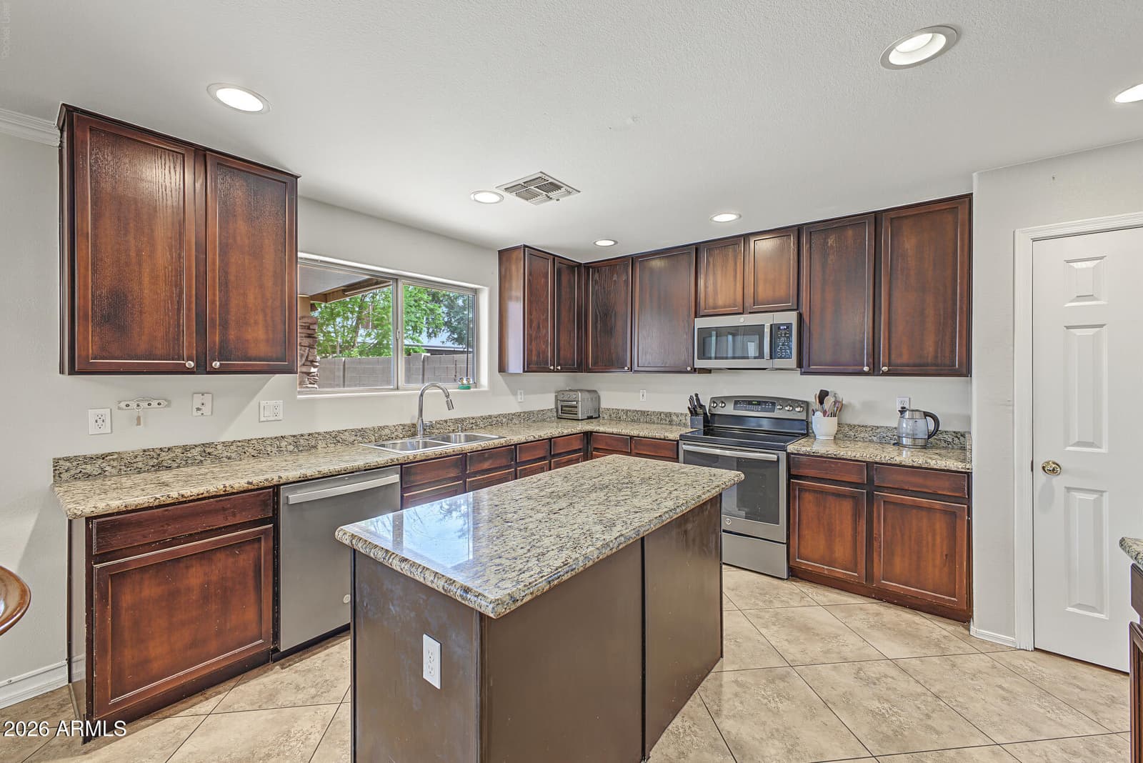 1839 N Sandal, Mesa, AZ 85205 — photo 10 of 47