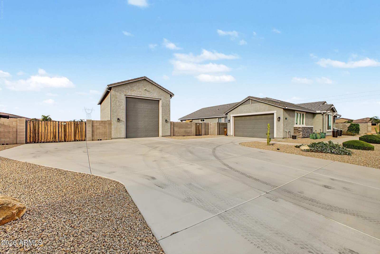 2024 E Eucalyptus Lane, San Tan Valley, AZ 85143 — photo 18 of 65