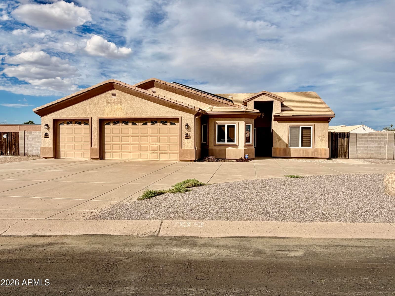 9490 W Wenden Drive, Arizona City, AZ 85123 — photo 1 of 28