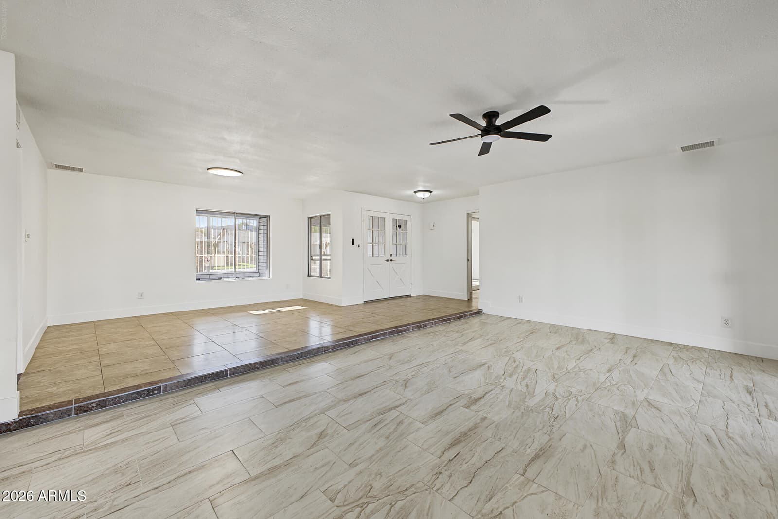 11429 S Pawnee Circle, Phoenix, AZ 85044 — photo 10 of 33