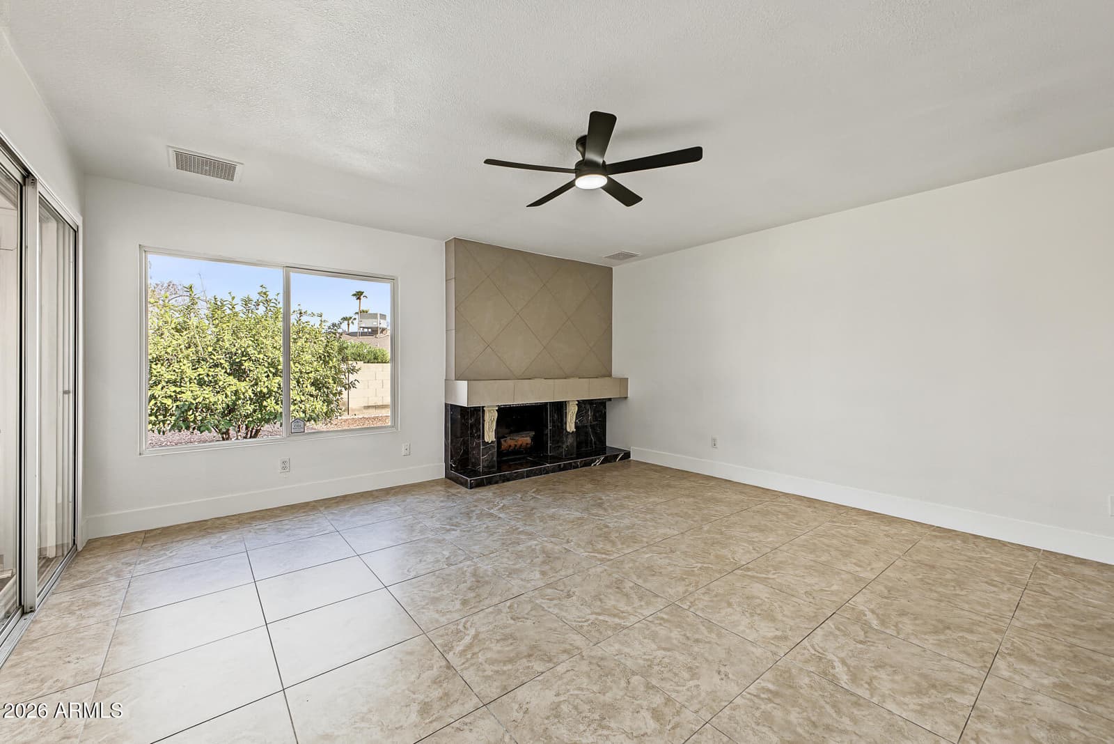 11429 S Pawnee Circle, Phoenix, AZ 85044 — photo 12 of 33