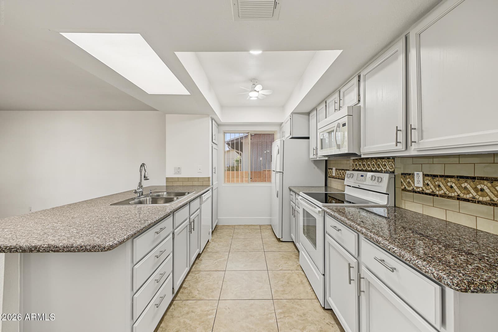 11429 S Pawnee Circle, Phoenix, AZ 85044 — photo 15 of 33