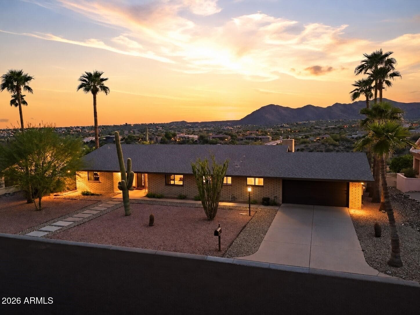 15452 N Blackbird Drive, Fountain Hills, AZ 85268 — photo 1 of 40