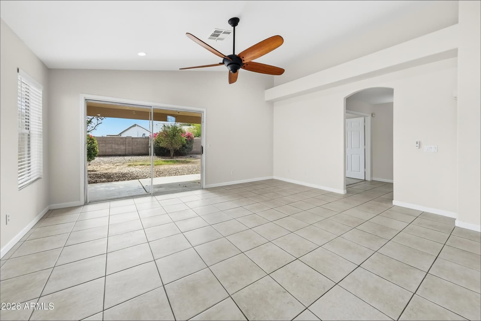 627 E Shannon Street, Chandler, AZ 85225 — photo 8 of 17