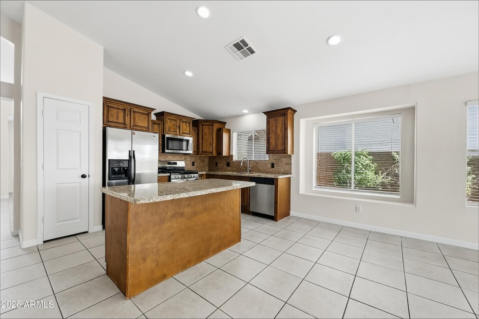 627 E Shannon Street, Chandler, AZ 85225 — photo 4 of 17